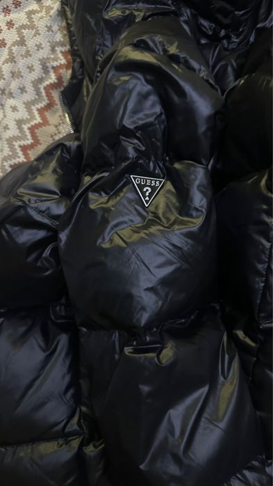 Продам куртку Guess