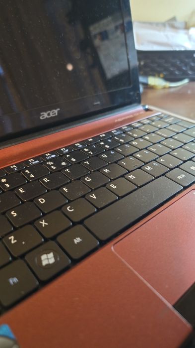 Acer Aspire D270 vacante concedii