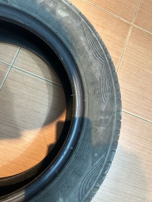 Срочно продам летние шины