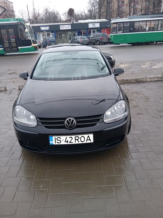 Vând Golf 5 an 2005