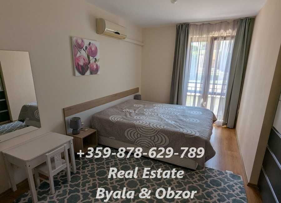 Просторен тристаен апартамент с голям двор-тераса в гр.Обзор