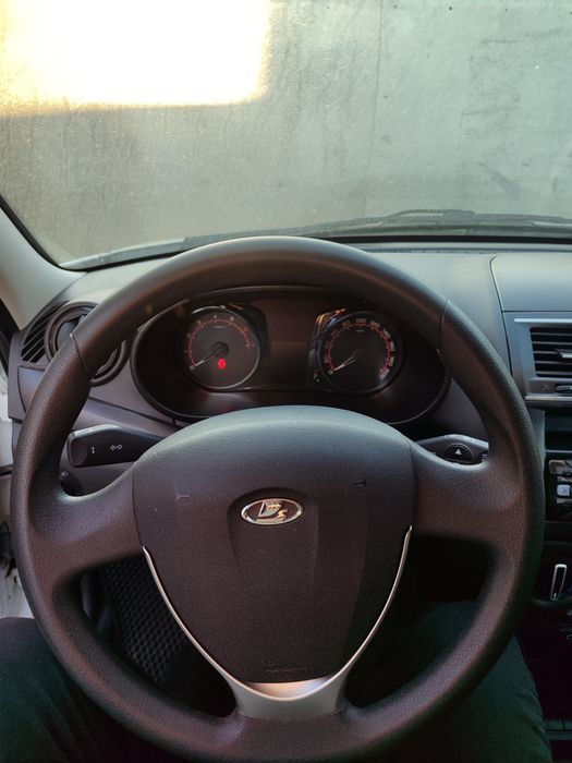 Ваз/лада гранта/автомобиль