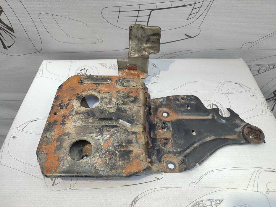 Suport Baterie Nissan Pulsar (C13) 2014–2018 / Cod OEM 648601KE5B (5D2)