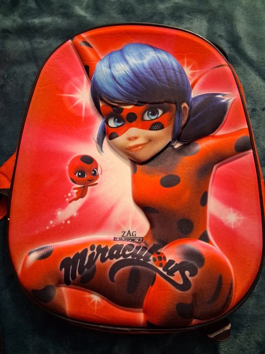 Ghiozdan și Șăpci Miraculos