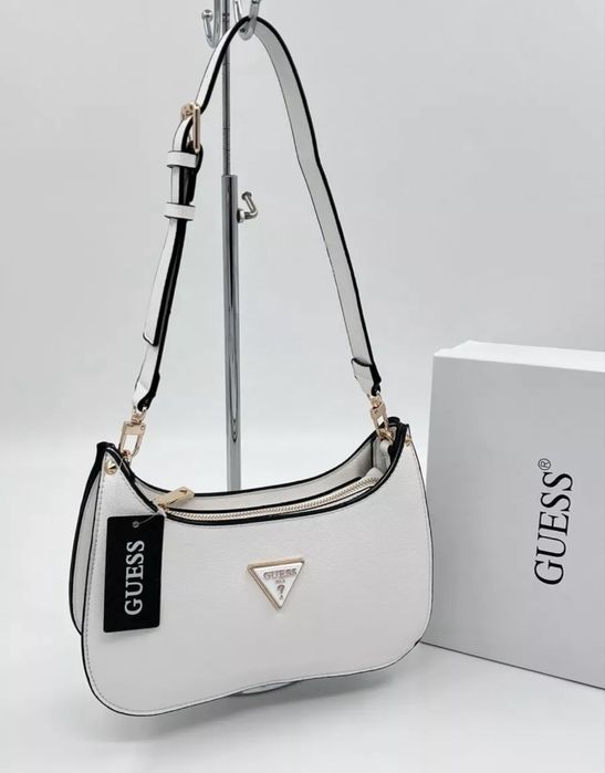 Продам белую сумку Guess
