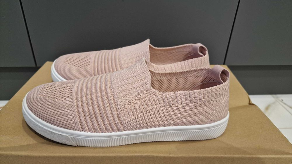Дамски обувки, различни модели Vans MoMА/Slip on, Pull & Bear