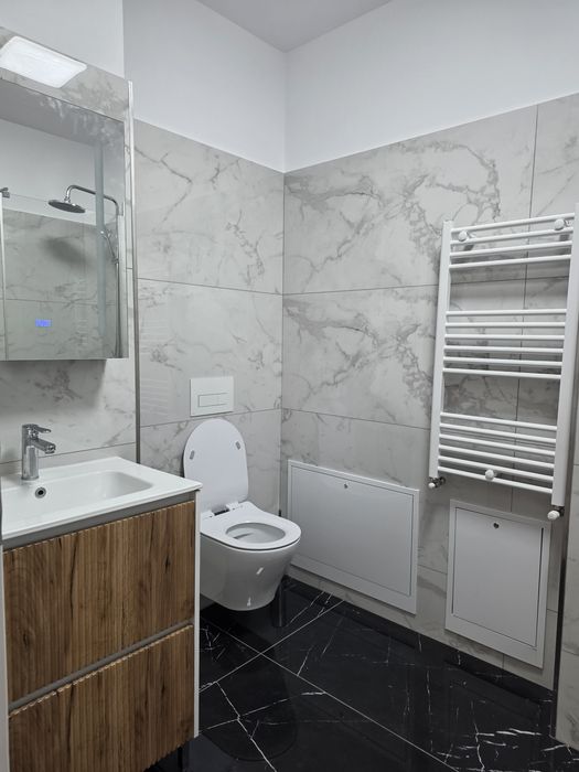 Inchiriez ap. 2 camere, prima inchiriere, loc parcare, buncar, boxa