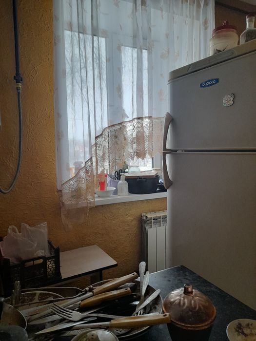 Продаю холодильник двух камерный,типа рефрежиратор.