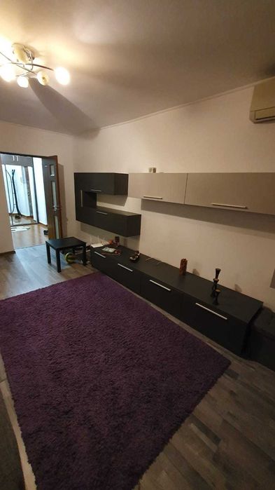 Proprietar inchiriez apartament 2 camere, 50 mp, mobilat și utilat , 5 min metrou Aparătorii Patriei – S 4 , cu loc de parcare. Disponibil imediat.