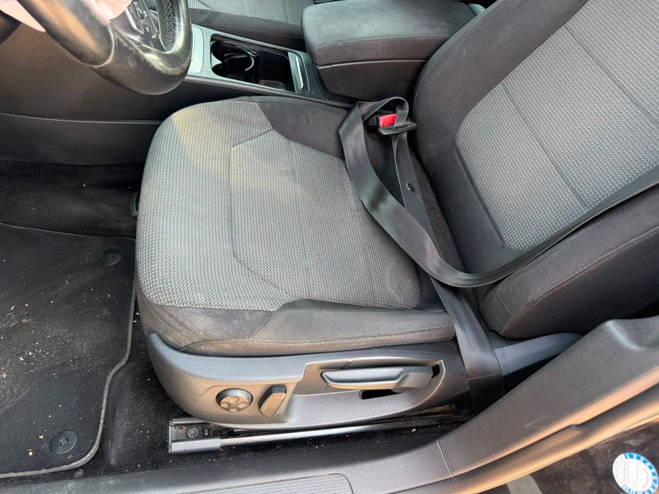 Dezmembrez Vw passat b7 break negru lc9x 2011 2.0 tdi CFFB volan stanga