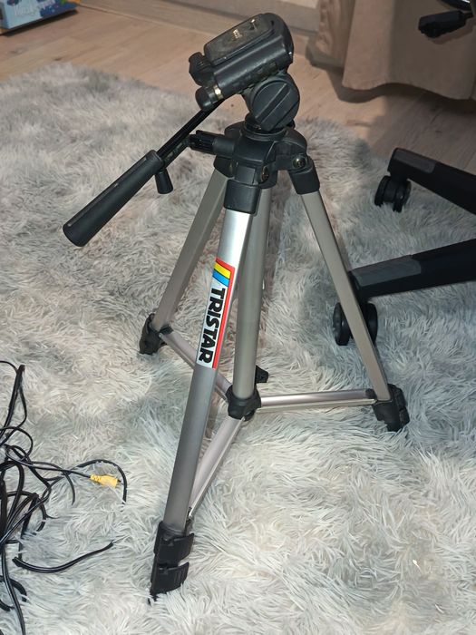 Продам японскую видеокамеру JVC Everio