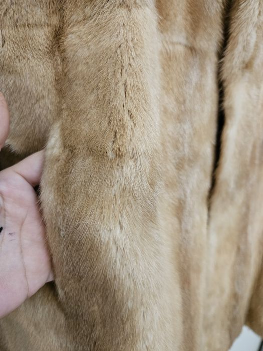 Haina lunga  din vizon culoare crem