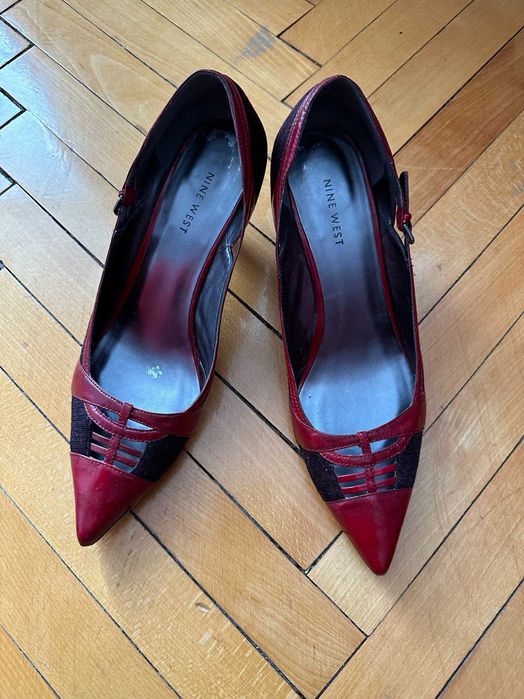 Елегантни дамски обувки средно високи 39 номер