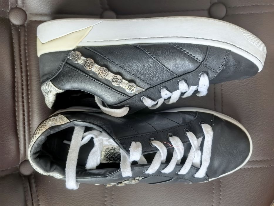 Дамски кецове Guess