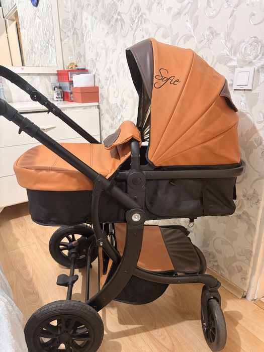 Комбинирана бебешка количка Moni Sofie 250лв много запазена.