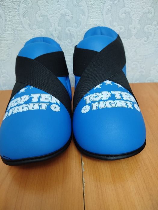 Футы S размер Одевались один раз.