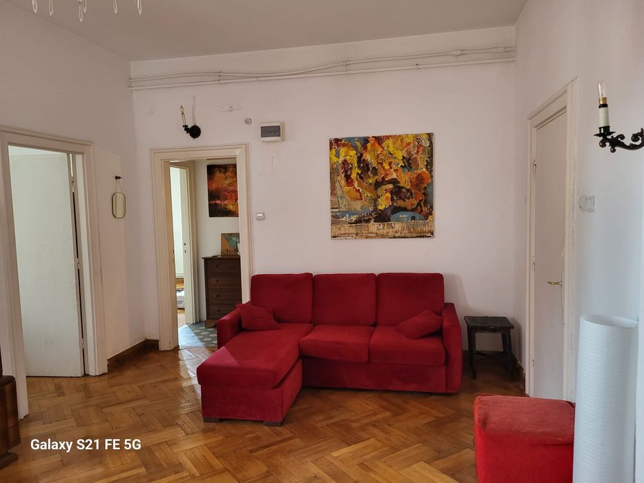 Închiriez apartament 3 camere ultracentral