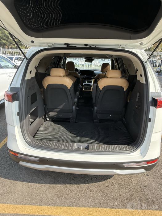 Kia carnival 7 mestniy