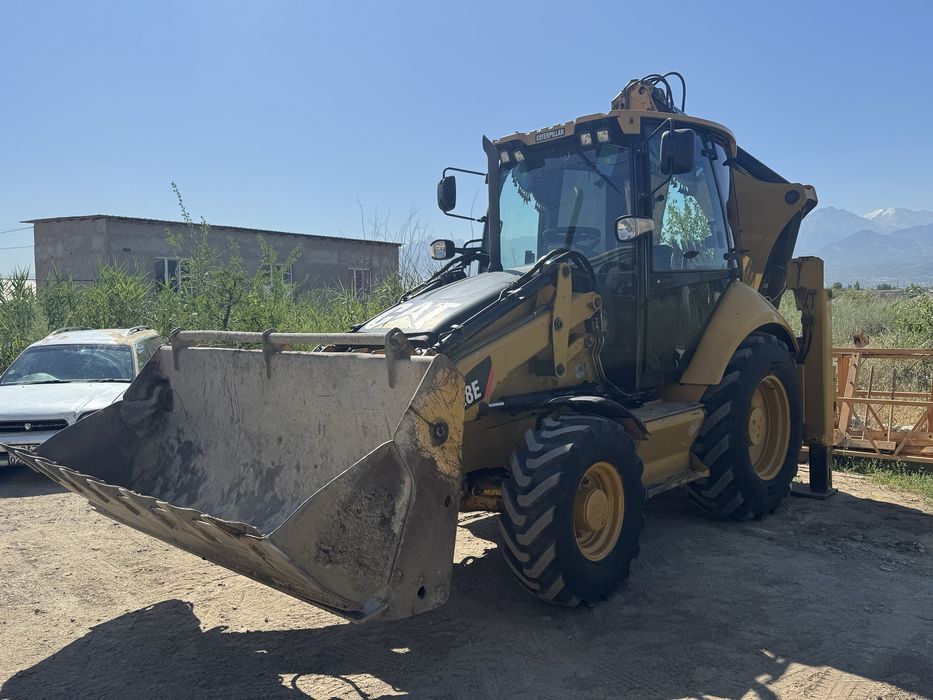 Экскаватор - погрузчик Caterpillar 3/1 петушок трактор