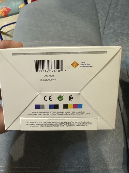 Продам зарядку DualSense 5