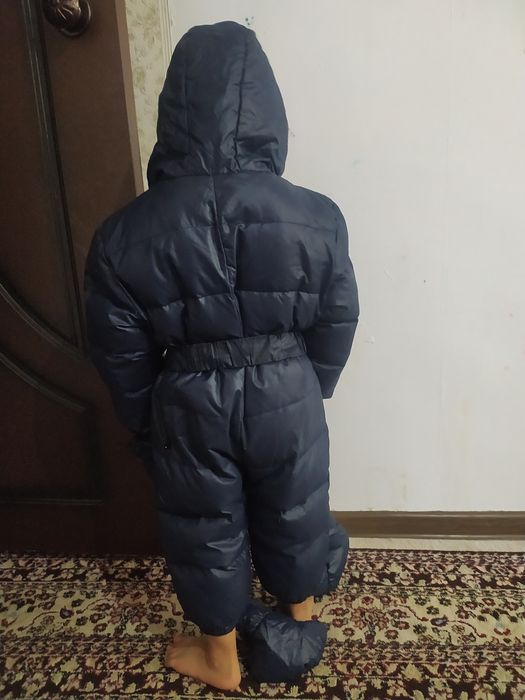 Продам детскую комбинезон MONCLER