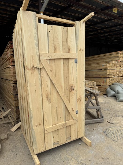 Туалет уличный деревьянный