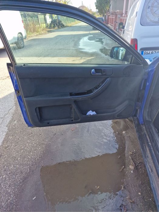 Ауди а3 1.8 само на части