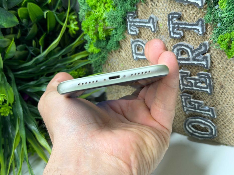 iPhone 11 64GB 100% батерия White Гаранция