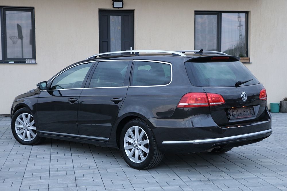 VW PASSAT 2.0TDI HIGHLINE 170cp DSG7 Bi-Xenon, Piele Nappa+Alcantara, Navi , Jante 17" 

Model 2012
Transmisie automată DSG 7
Capacitate cilindrică 19