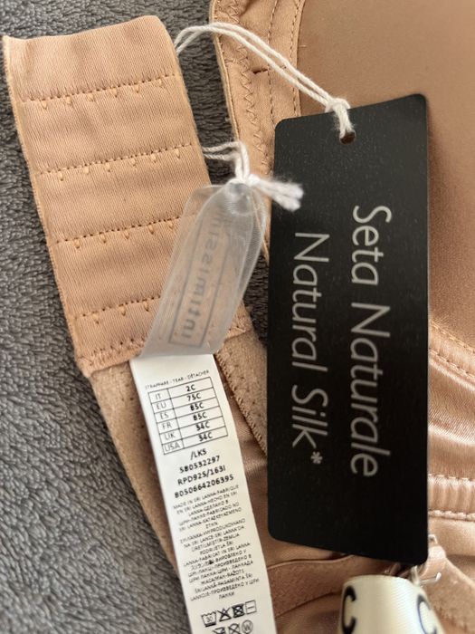 Vand sutien  intimisimi si yamamay