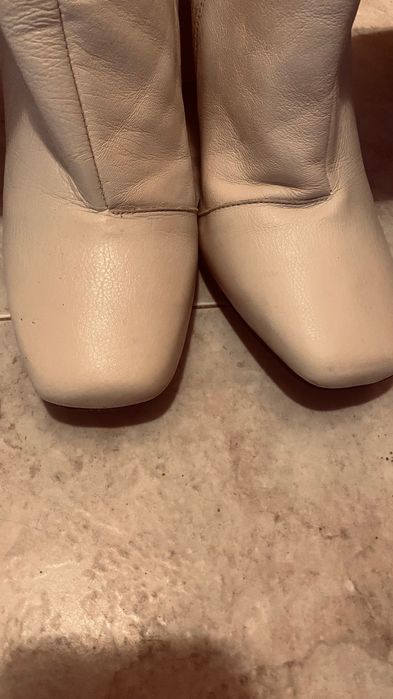 Продавам дамски ботуши