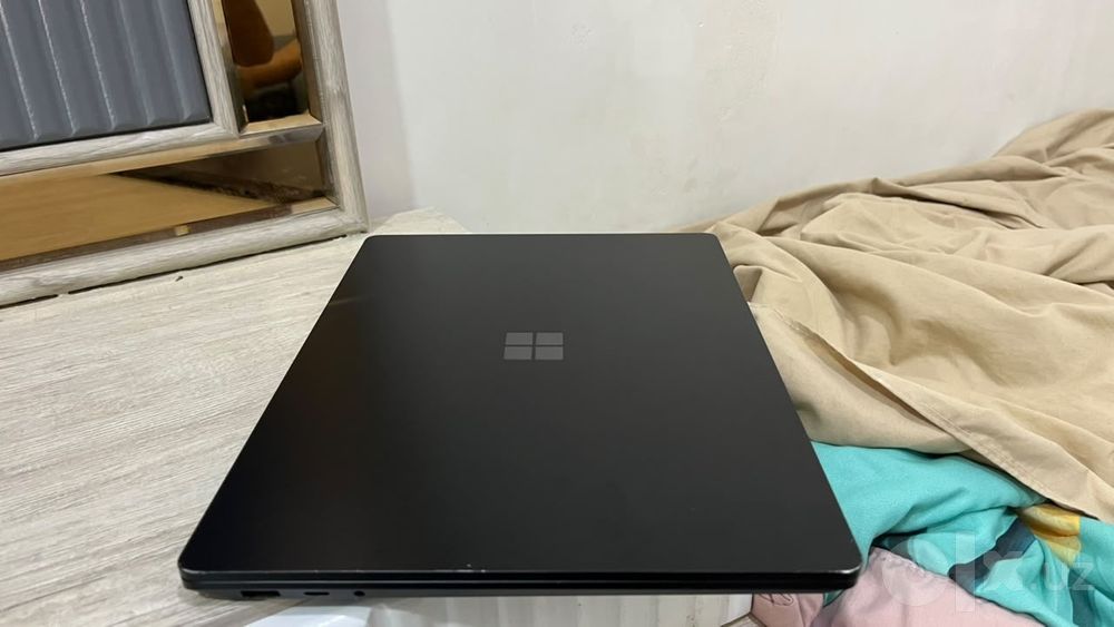 Kompyuter: Microsoft Surface Laptop 4