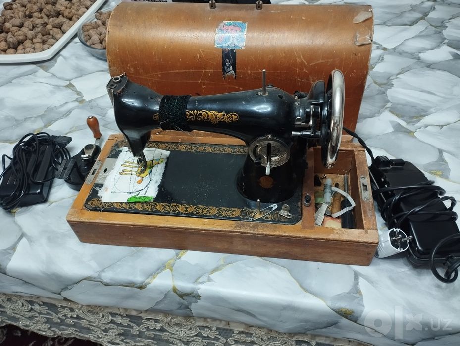Продается Швейная машина
