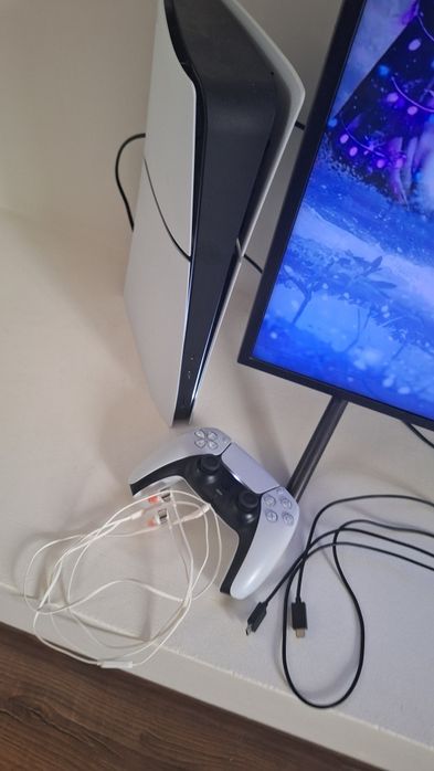 Ps5 Digital 825GB aproape nou + Controler + casti mici gaming.