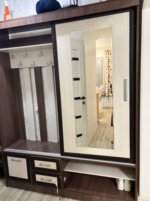 Прихожка почти новая