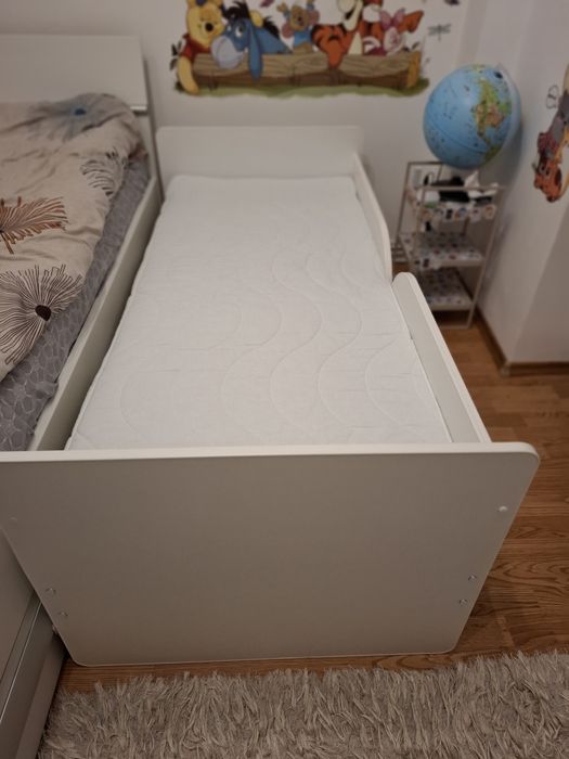 Vand patut copii + saltea + husa impermeabila