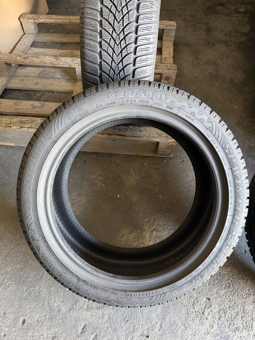 2 anvelope iarna 225/45/17 Dunlop 7.7 mm!