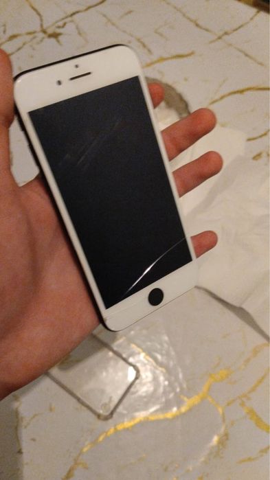 срочно продам 2 айфона ЦЕНА ЗА ОБЕ!