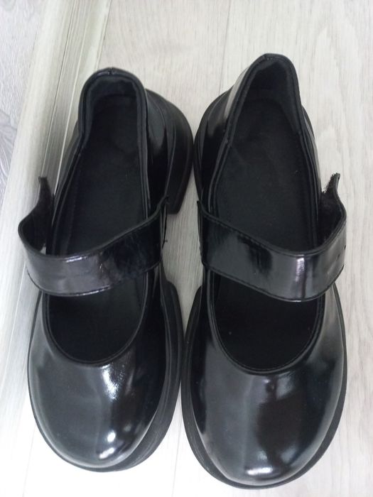 Продам Лоферы  Туфли