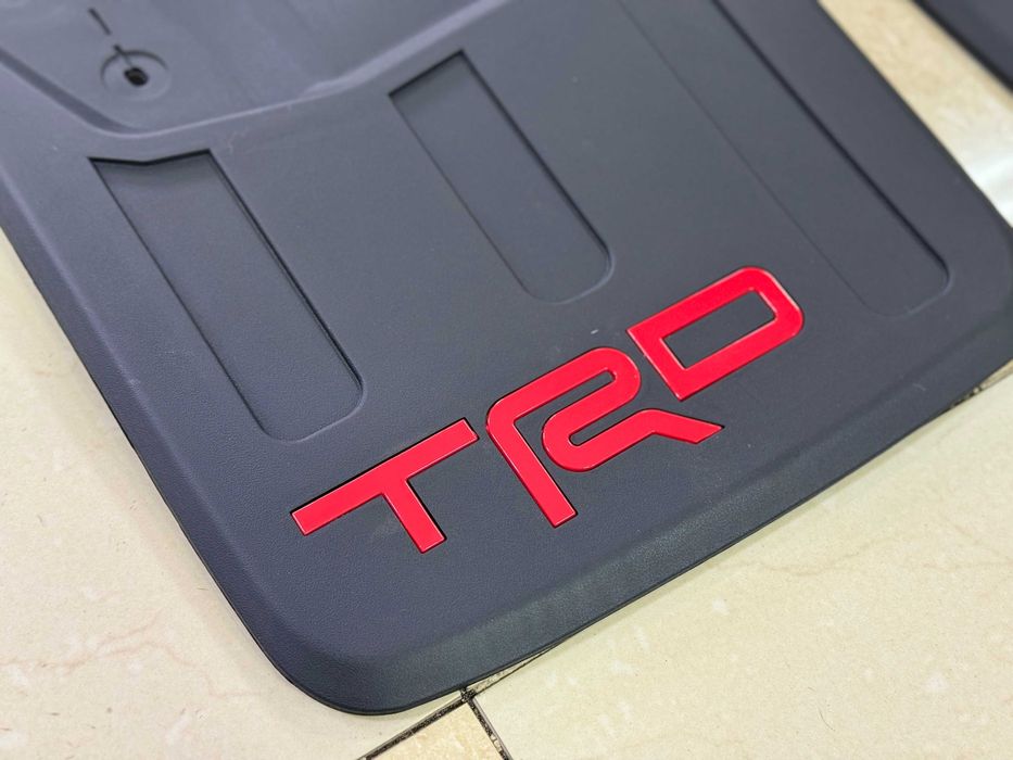 Брызговики (оригинал, дубликат) для Toyota Hilux (комплекты и штучно)