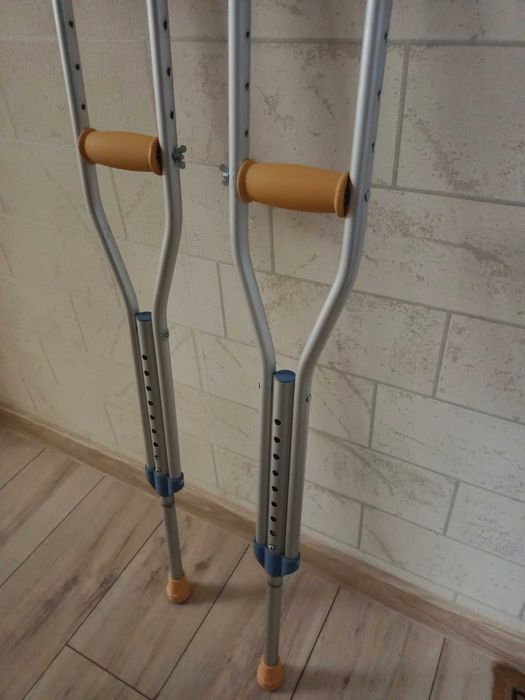 Продам костыли в отличном состоянии