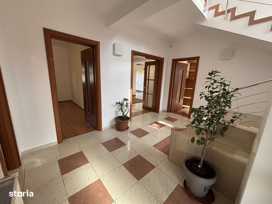 Vila de vanzare Snagov 100m de padure