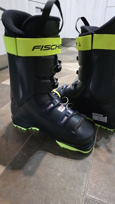 Продавам ски обувки Fischer RC4 120 BOA No 26,5