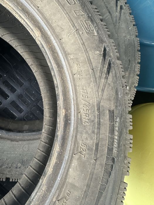 Продаю зимние шины