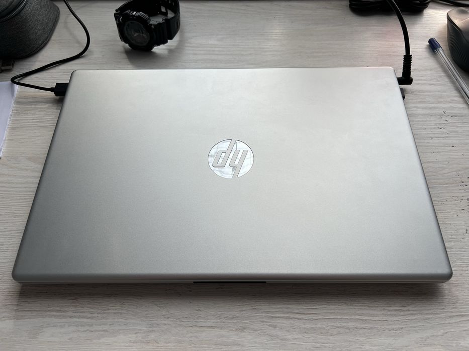 Продам ноутбук HP Laptop 15 (16/512/i5-1335U)