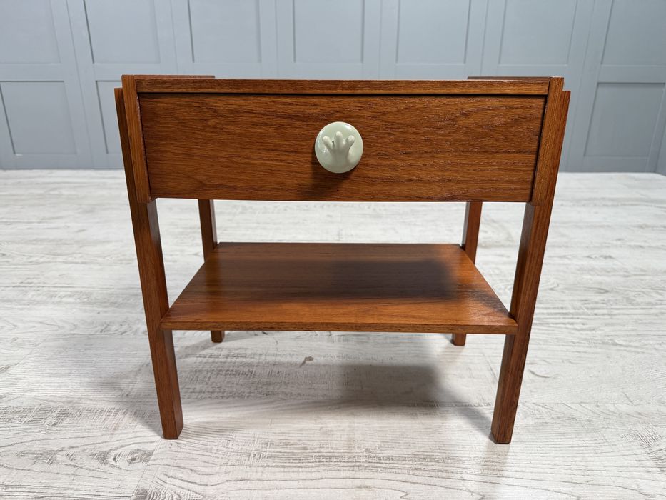 Нощно шкафче от 60-те Д908