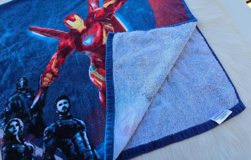 Детско пончо за плаж Marvel Avengers - универсален размер