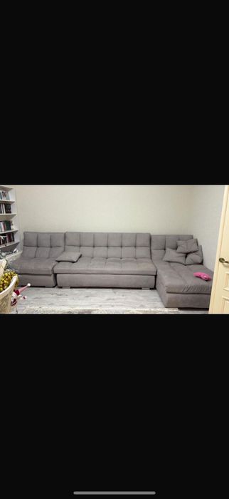 Срочно продам Диван угловой почти новый