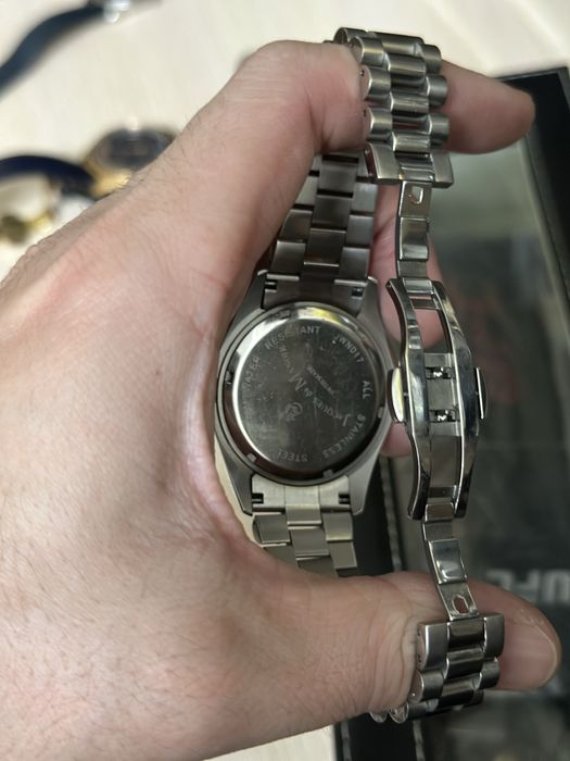 Часы Jacques Du Manoir