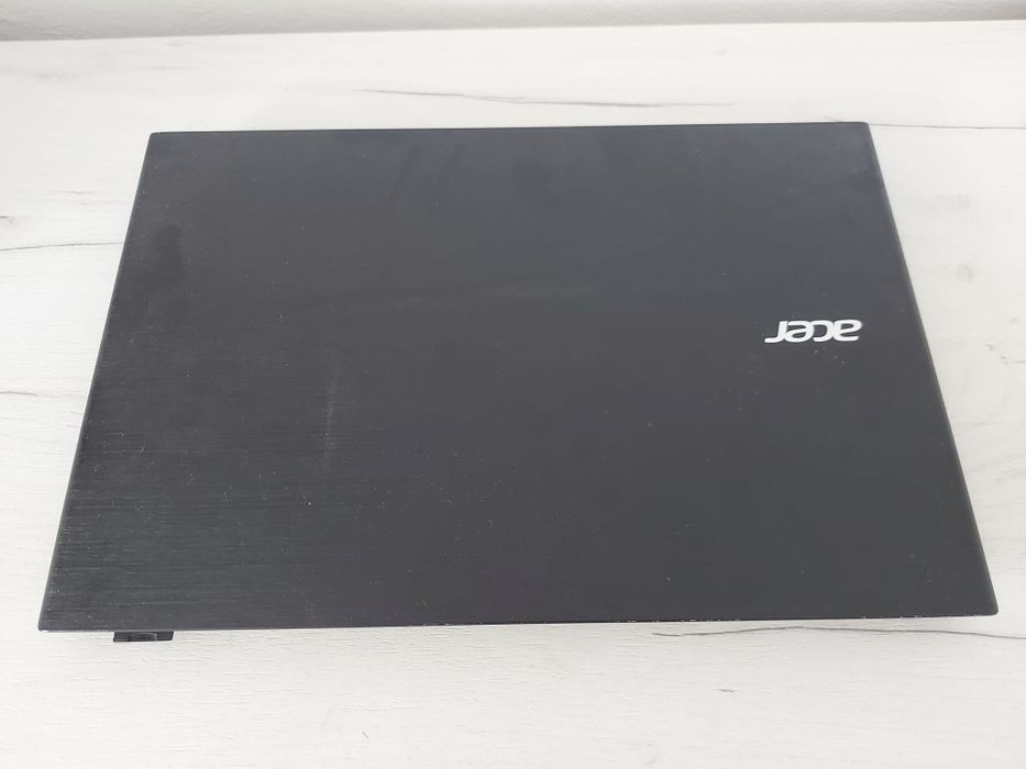 Vând Laptop Acer Aspire E5, ecran  15.6", procesor Intel i3, video dedicat nVidia6